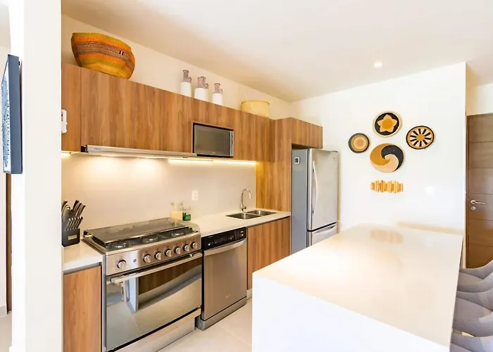 Hideout Sea Views 2 Min To 7 Rooftop Pools Apartment
