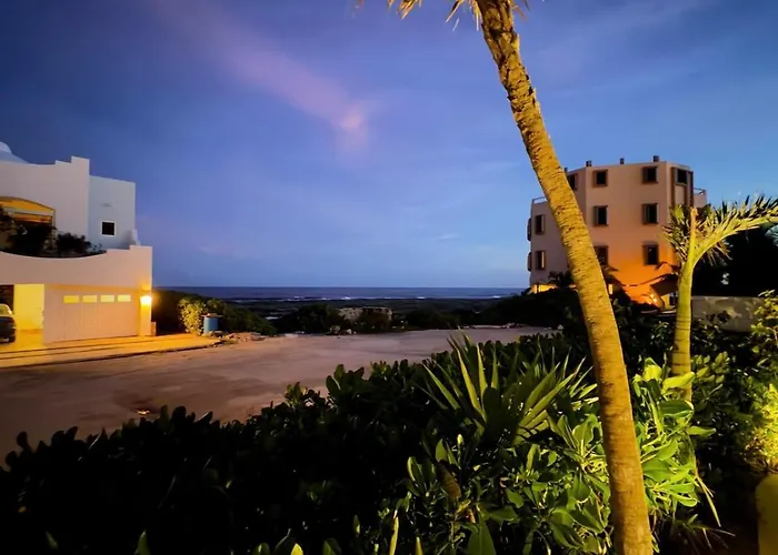 Hideout Sea Views 2 Min To 7 Rooftop Pools *